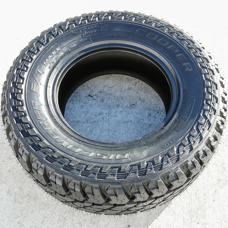Set of 4 (FOUR) Cooper Discoverer S/T Maxx LT 275/70R18 125/122Q E 10 Ply MT M/T Mud Tires